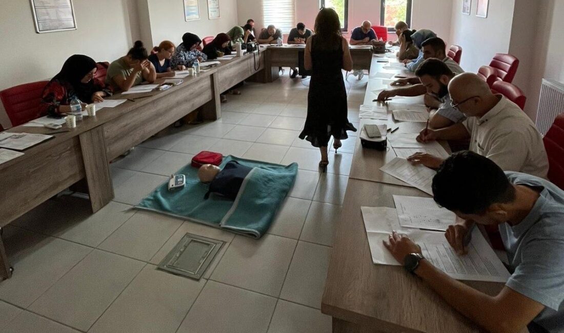 DÜZCE(İHA) – Düzce Sağlık Müdürlüğü tarafından, kamu kurumların görev yapan