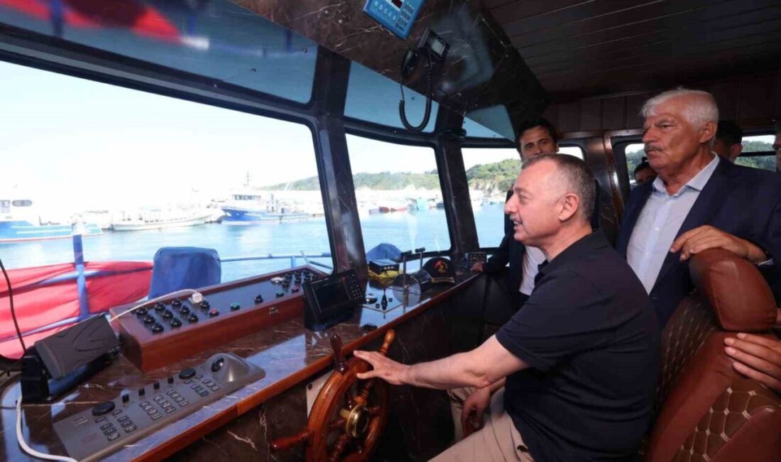 Kocaeli Büyükşehir Belediye Başkanı Tahir Büyükakın, denizlerde av yasağının sona