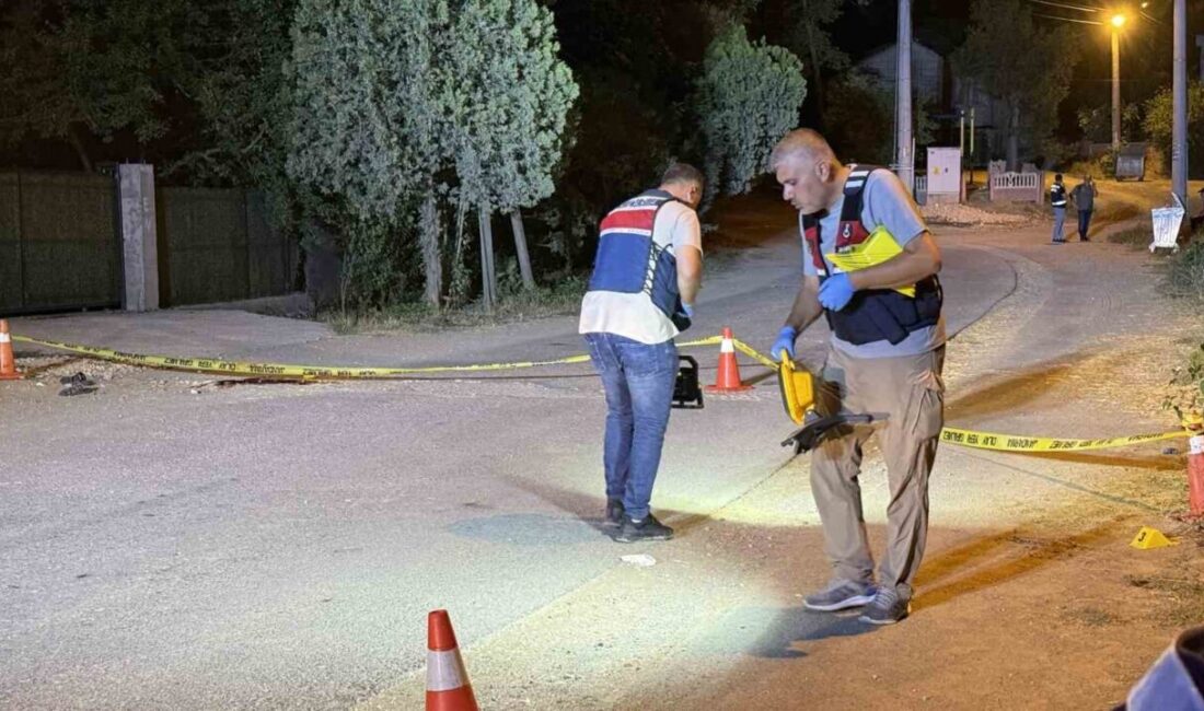 Sakarya’nın Erenler ilçesinde 2 kişinin hayatını kaybettiği, 1’i ağır 2