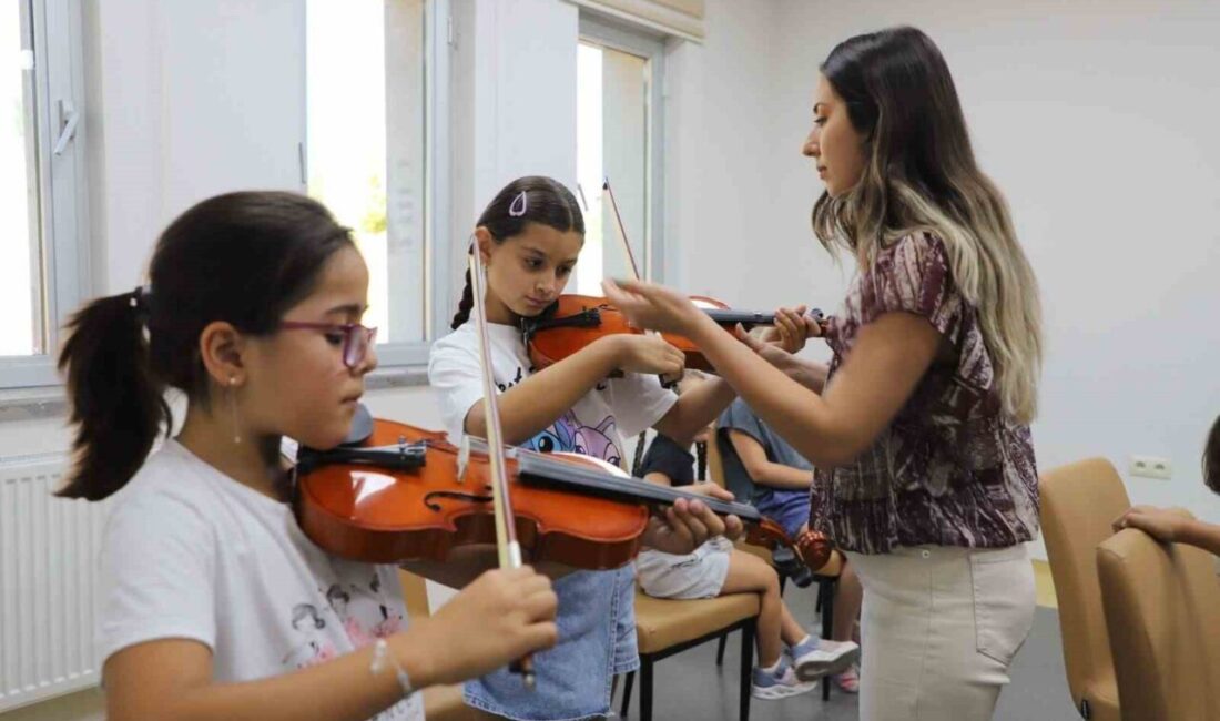 Okulların kapanmasıyla birlikte Gençlik ve Spor Bakanlığı tarafından çocuk ve