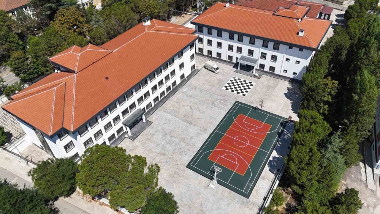 Karabük’te, Osman Yeşilyurt Ortaokulu, Demir Çelik Anadolu Lisesi, Kıymet ve