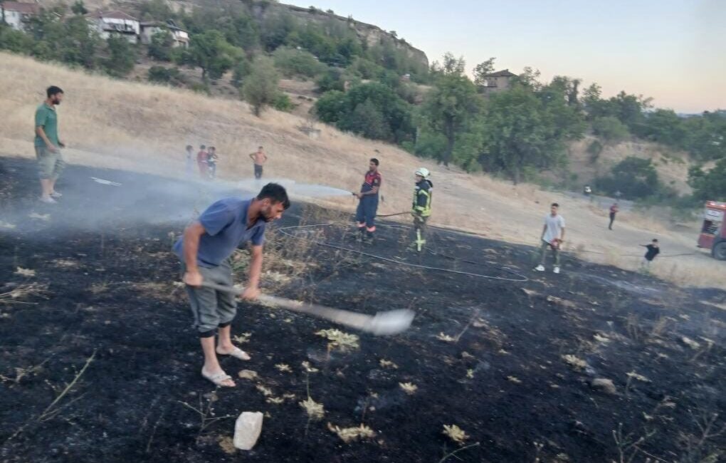 Karabük’ün Safranbolu ilçesinde otluk alanda çıkan yangın büyümeden söndürüldü. Yangın,
