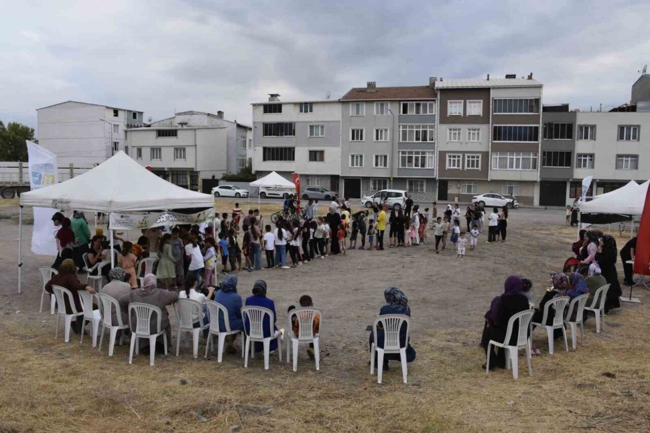 Karacabey Belediyesi’nin geleneksel oyunları yaşatmak ve çocuklara keyifli bir yaz