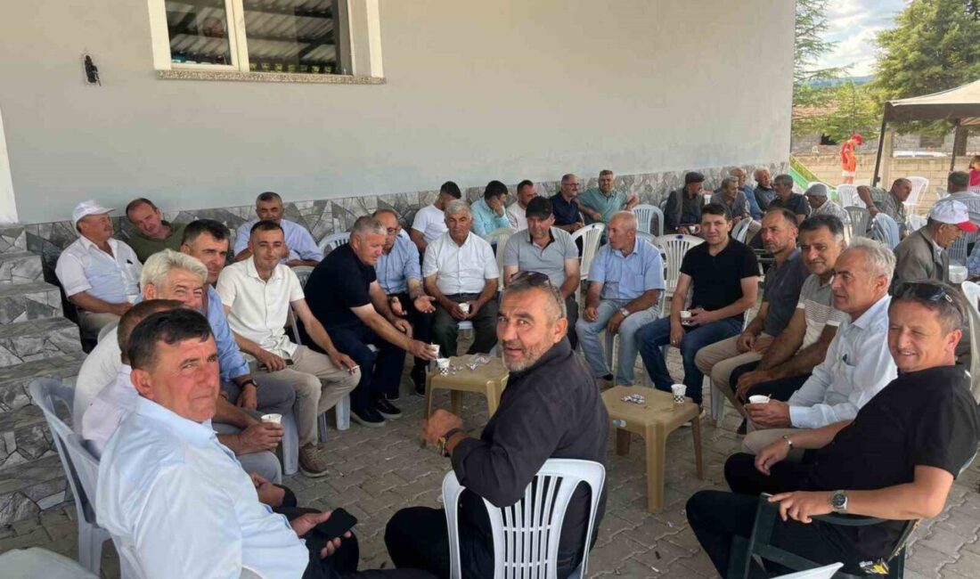 Kütahya’nın Tavşanlı ilçesine bağlı Karacakaş köyünde, kuraklık endişesiyle bir araya