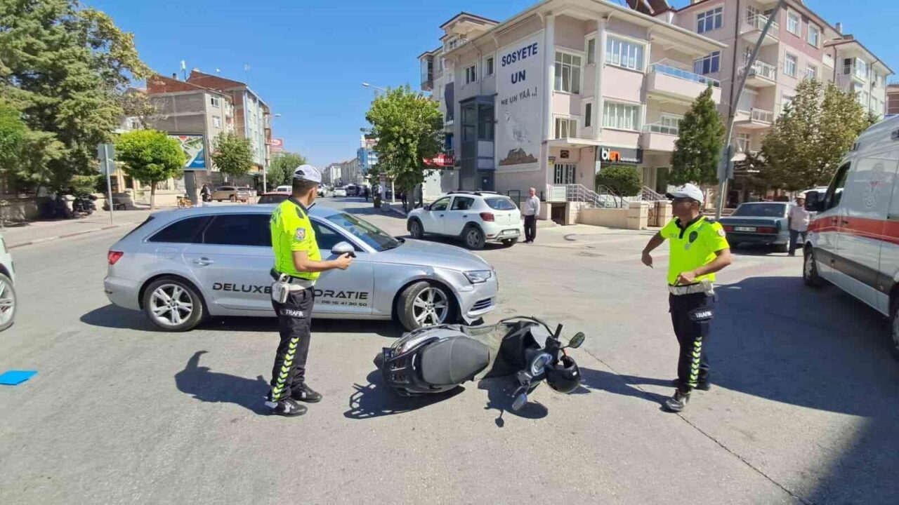 Karaman’da gurbetçi vatandaşın kullandığı otomobil ile motosikletin çarpışması sonucu meydana