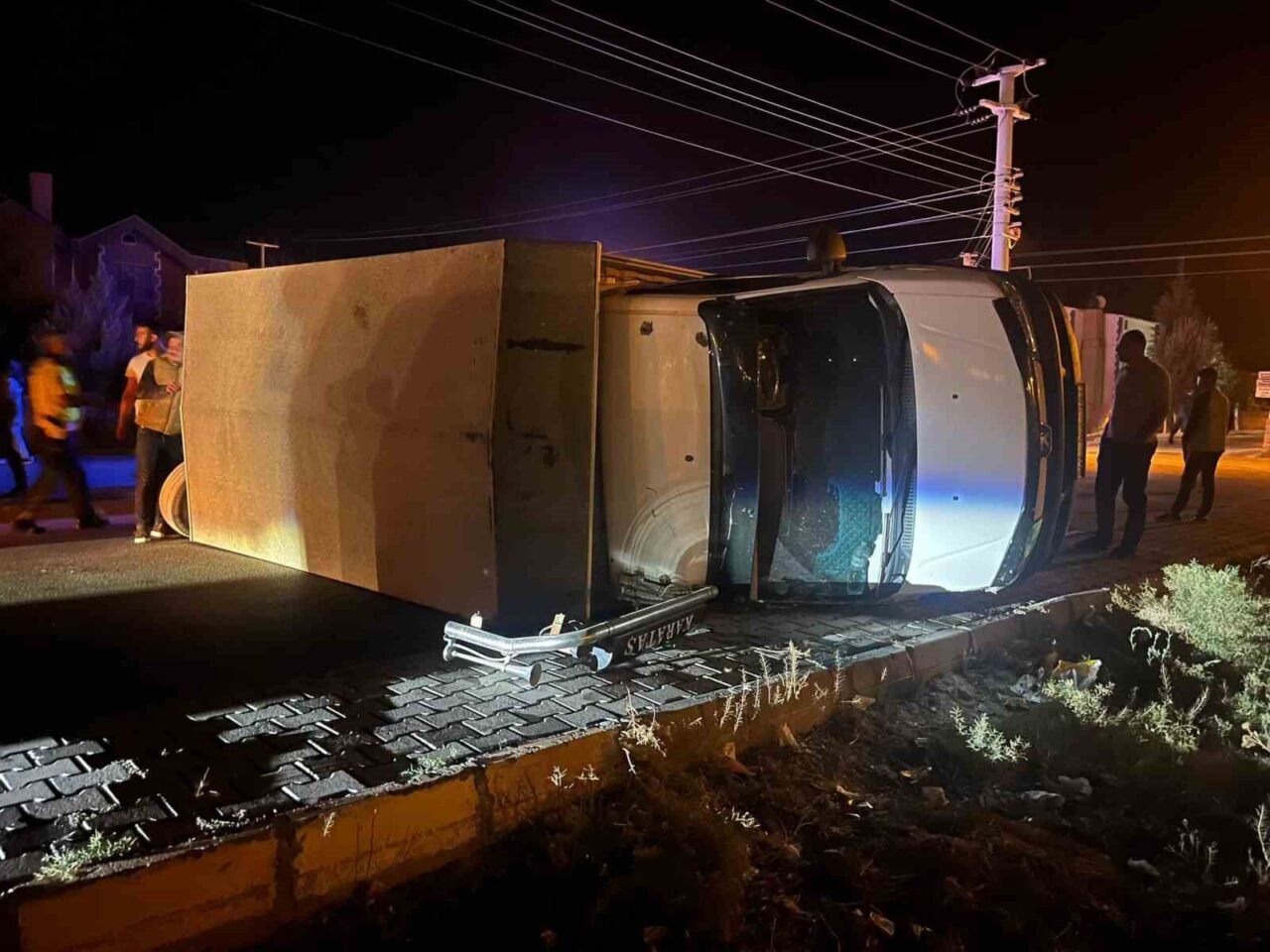 Konya’nın Karapınar ilçesinde meydana gelen trafik kazasında 2 kişi yaralandı.