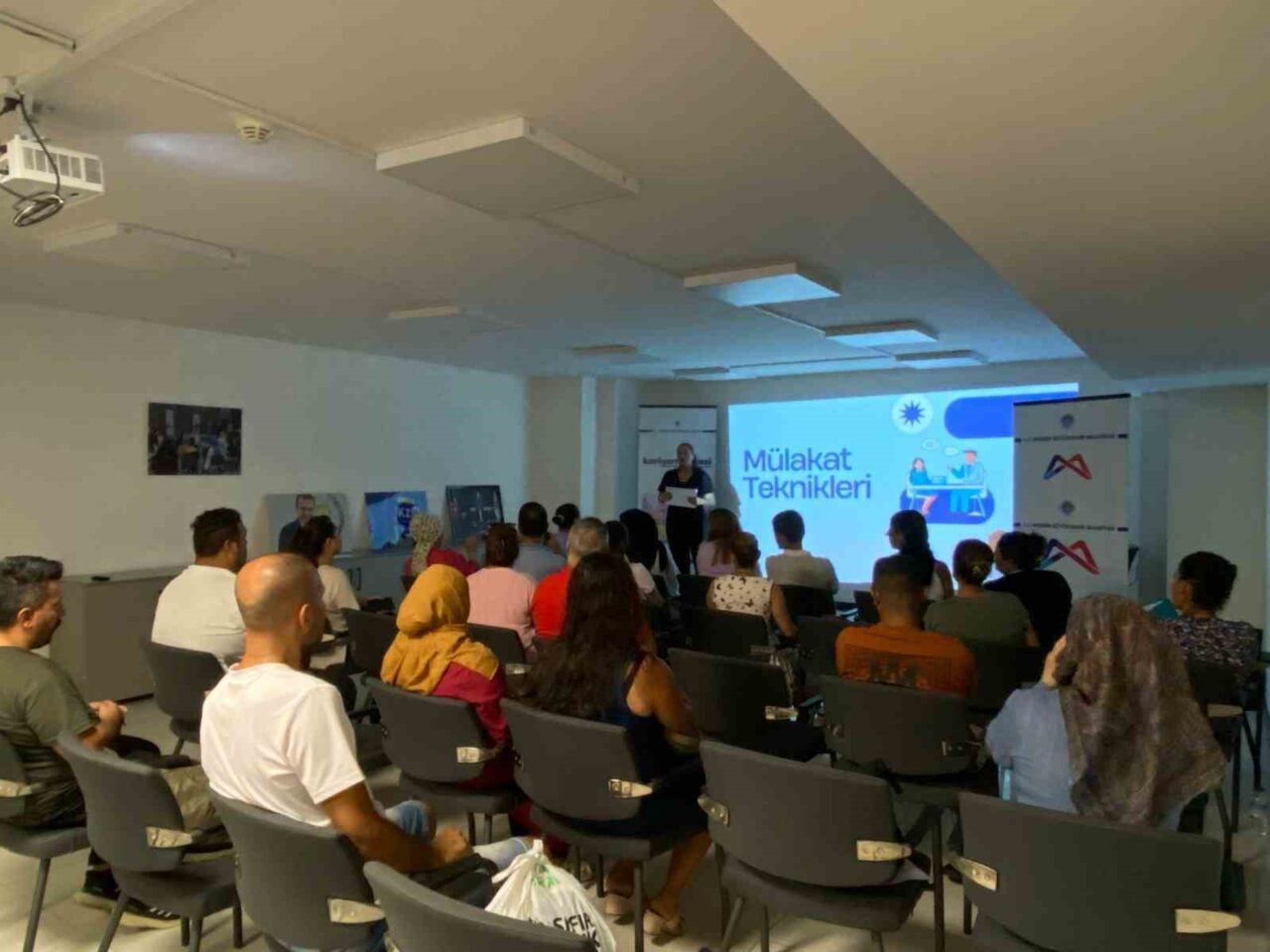 Mersin Büyükşehir Belediyesi Kariyer Merkezi, işgücü piyasasının tüm paydaşlarına yönelik