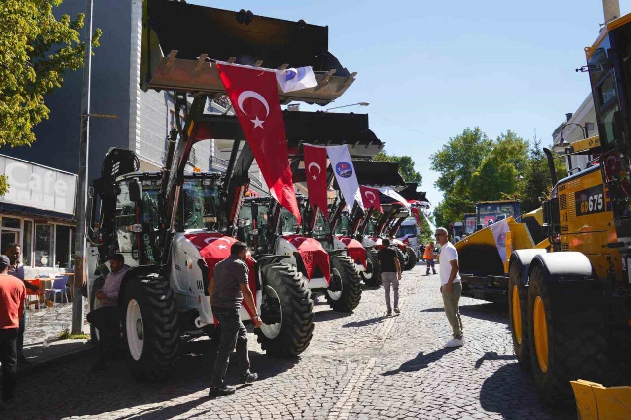 Kars Belediyesi, şehrin hizmet gücünü artıracak 15 yeni iş makinesini