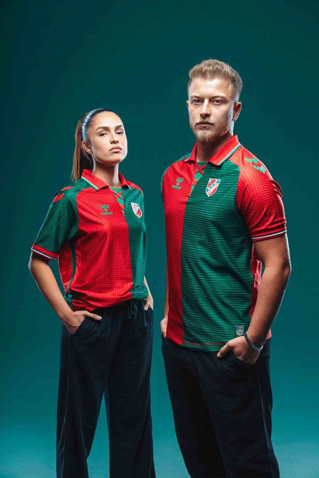 Karşıyaka Spor Kulübü; futbol, basketbol ve voleybol branşlarında giyeceği formalarını