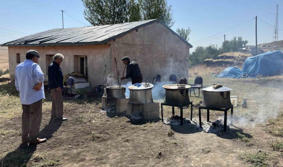 Kars’ta yaşayan 78 yaşındaki Gürbüz Yaprak, tam 30 yıldır düğünlerin