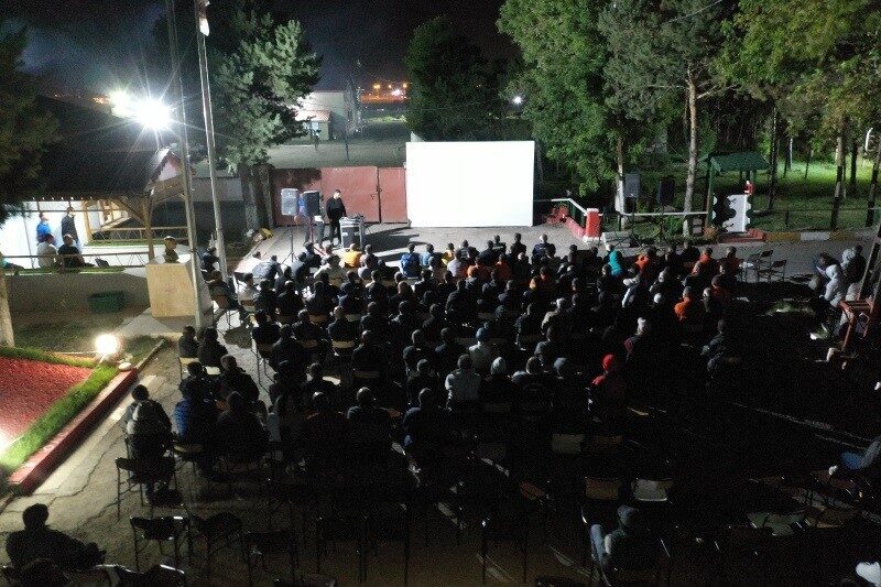 Kars Açık Ceza İnfaz Kurumunda bulunan hükümlüler için film gösterimi