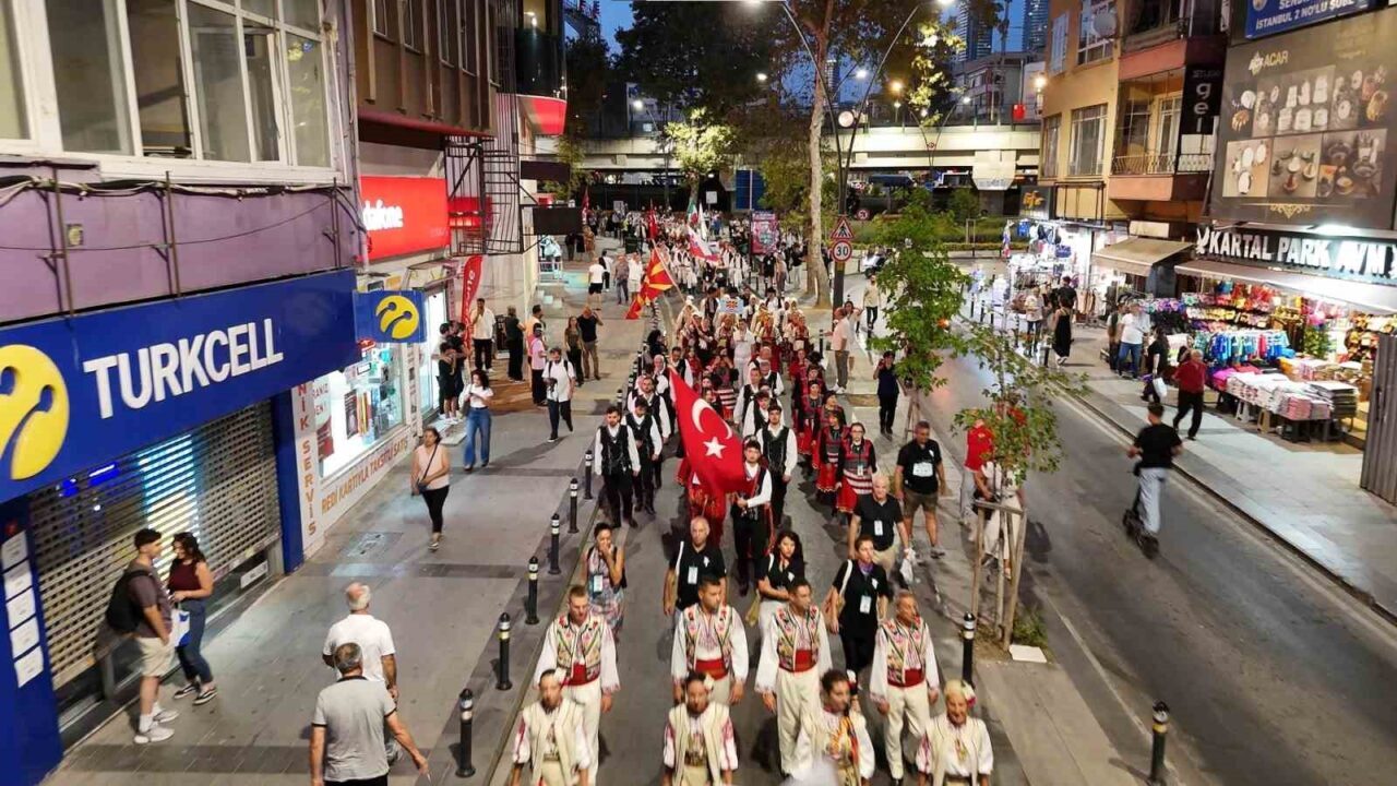 Kartal Belediyesi’nin ev sahipliğinde düzenlenen 4’üncü Uluslararası Halk Oyunları Festivali,