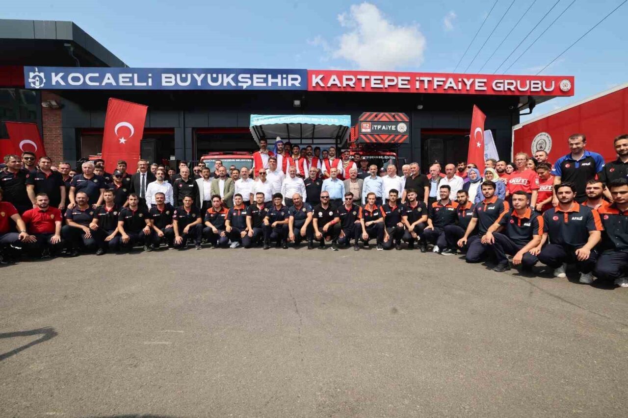 Kocaeli Büyükşehir Belediyesi, Kartepe Uzunçiftlik’te hizmete açtığı modern itfaiye binasıyla