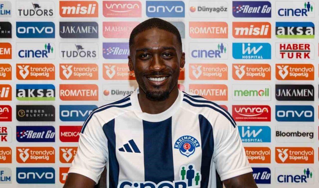 Kasımpaşa, Hollandalı sol bek oyuncu Godfried Frimpong’u kadrosuna kattığını açıkladı.