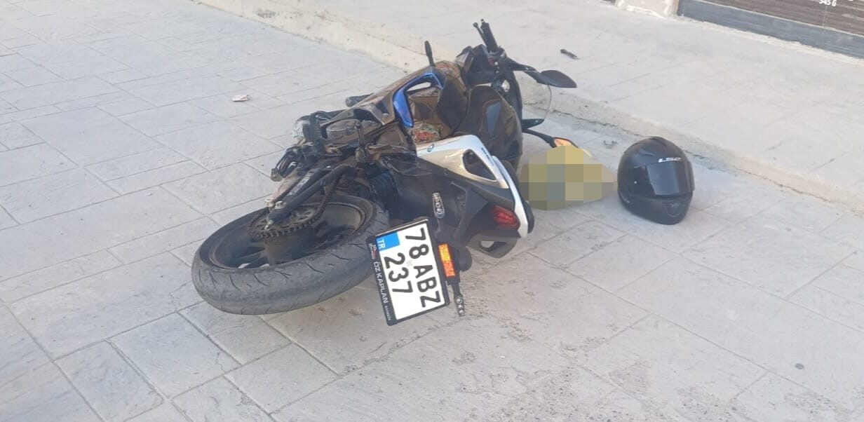 Karabük’te iki ayrı trafik kazasında 2 kişi yaralanırken, motosikletten fırlayan