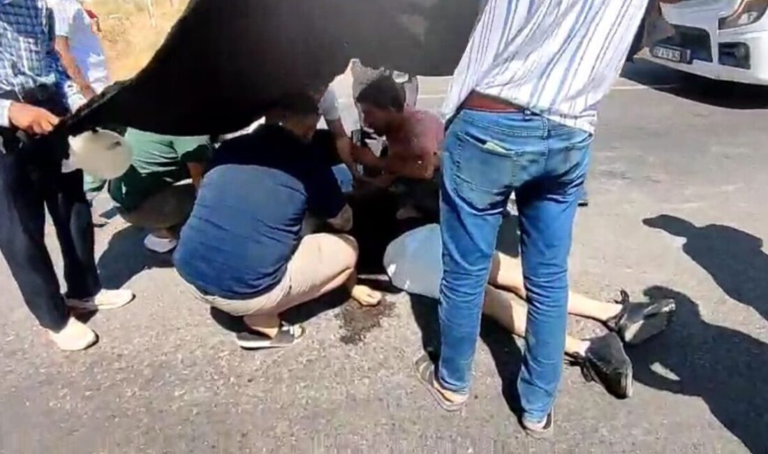 Gaziantep’te Tesla marka otomobiline kasko yaptırmak için fotoğraf çekmek isteyen