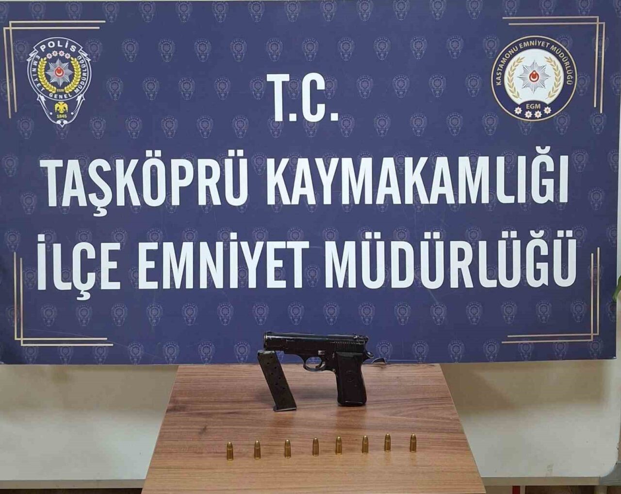 Kastamonu’nun Taşköprü ilçesinde polis ekipleri tarafından yapılan kontrollerde, 3 adet