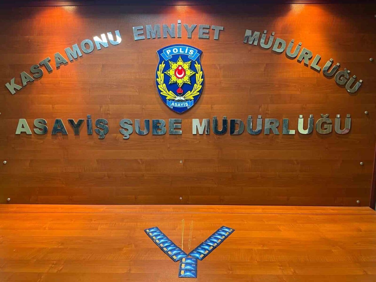 Kastamonu’da polis ekipleri tarafından gerçekleştirilen operasyonda çok sayıda sahte altın