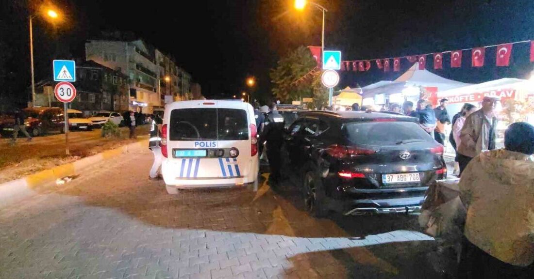 Kastamonu’nun İnebolu ilçesinde düzenlenen festival etkinliklerinde tezgah açmak isteyen iki