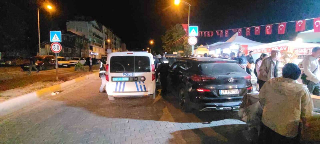 Kastamonu’nun İnebolu ilçesinde düzenlenen festival etkinliklerinde tezgah açmak isteyen iki