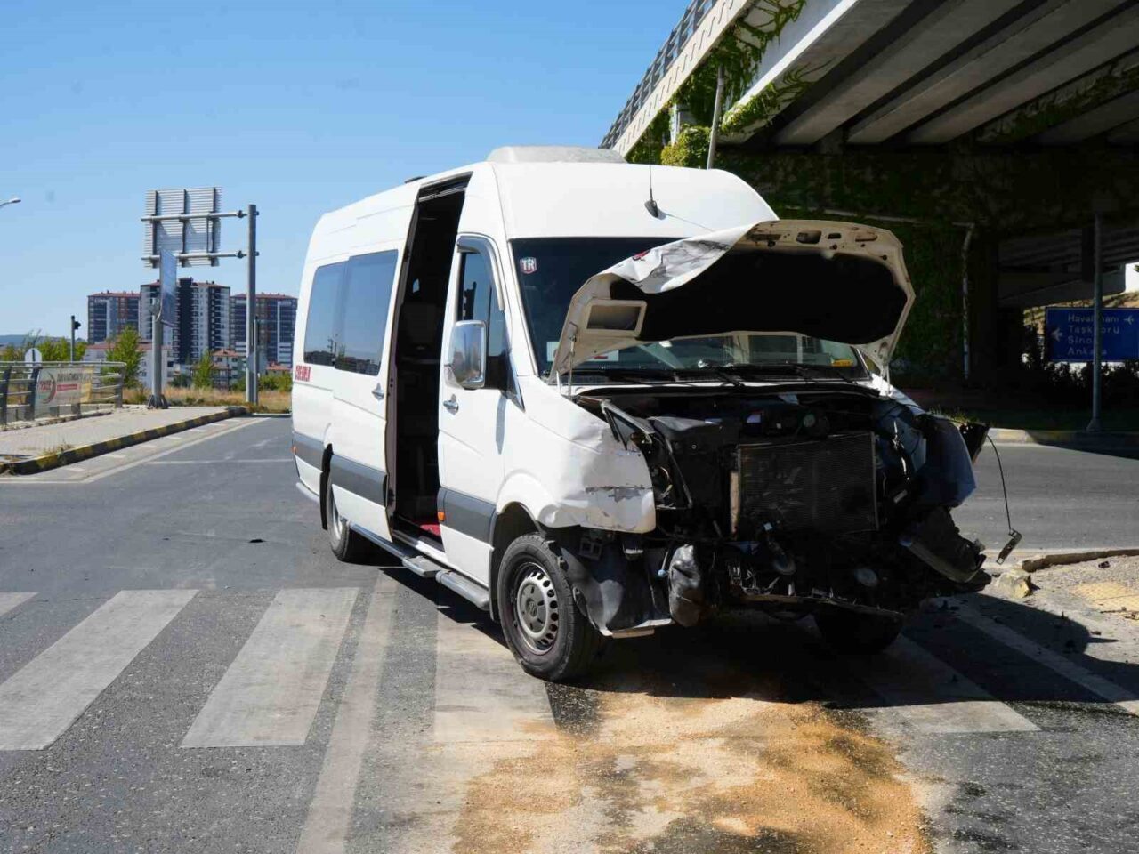 Kastamonu’da yolcu minibüsü ile hafif ticari aracın çarpıştığı kazada 10