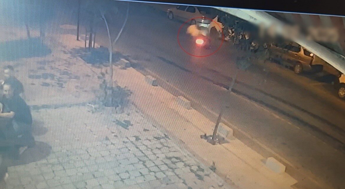 Tekirdağ Çorlu’da yokuş aşağı seyrederken kaygan zemine kapılarak sürücüsünün direksiyon