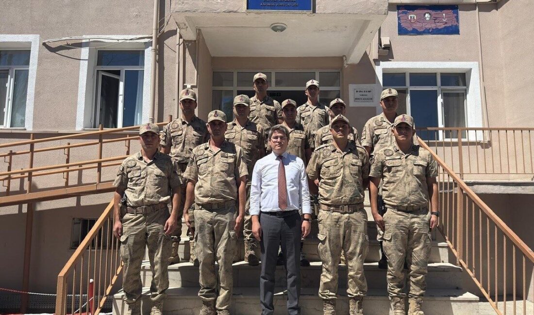 Erzincan’ın Kemaliye ilçe Kaymakamı Emirhan Arıkan, Başpınar Jandarma Karakolunu ziyaret