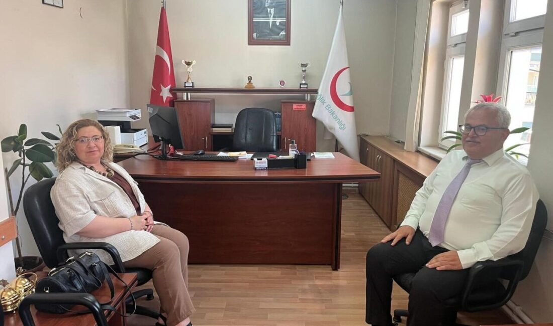 Aydın’ın Germencik ilçesinde Kaymakam Sultan Doğru, İlçe Sağlık Müdürlüğü görevine