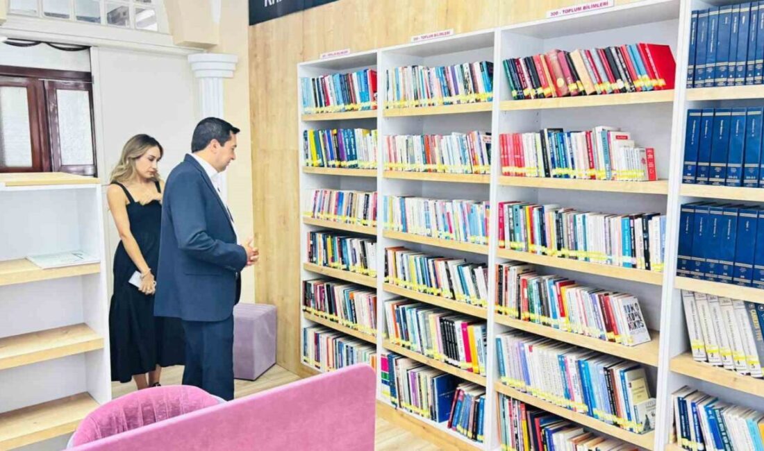 Balıkesir’in Havran Kaymakamı Muhammed Evlice, ilçedeki Millet Kütüphanesi’ni ziyaret ederek