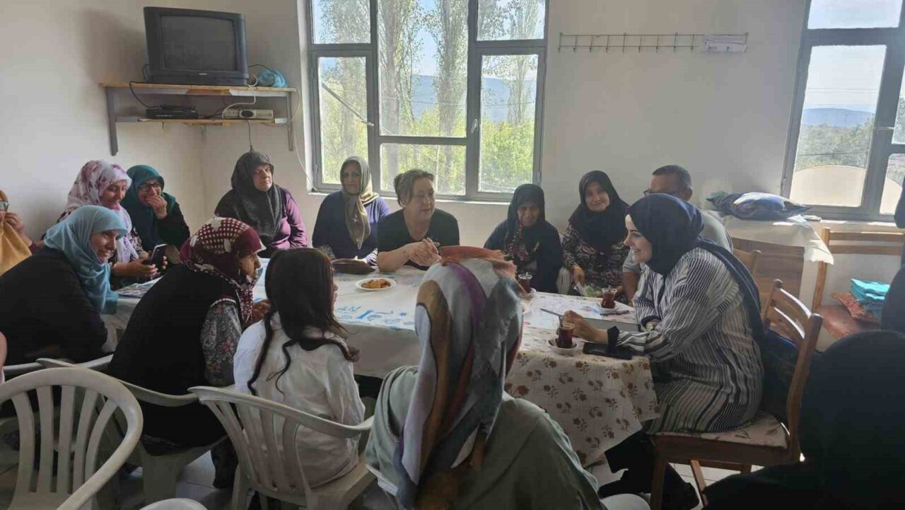 Gölpazarı Kaymakamı Feyza Nur Kılıç, Küçüksusuz Köyü’nde vatandaşlarla bir araya