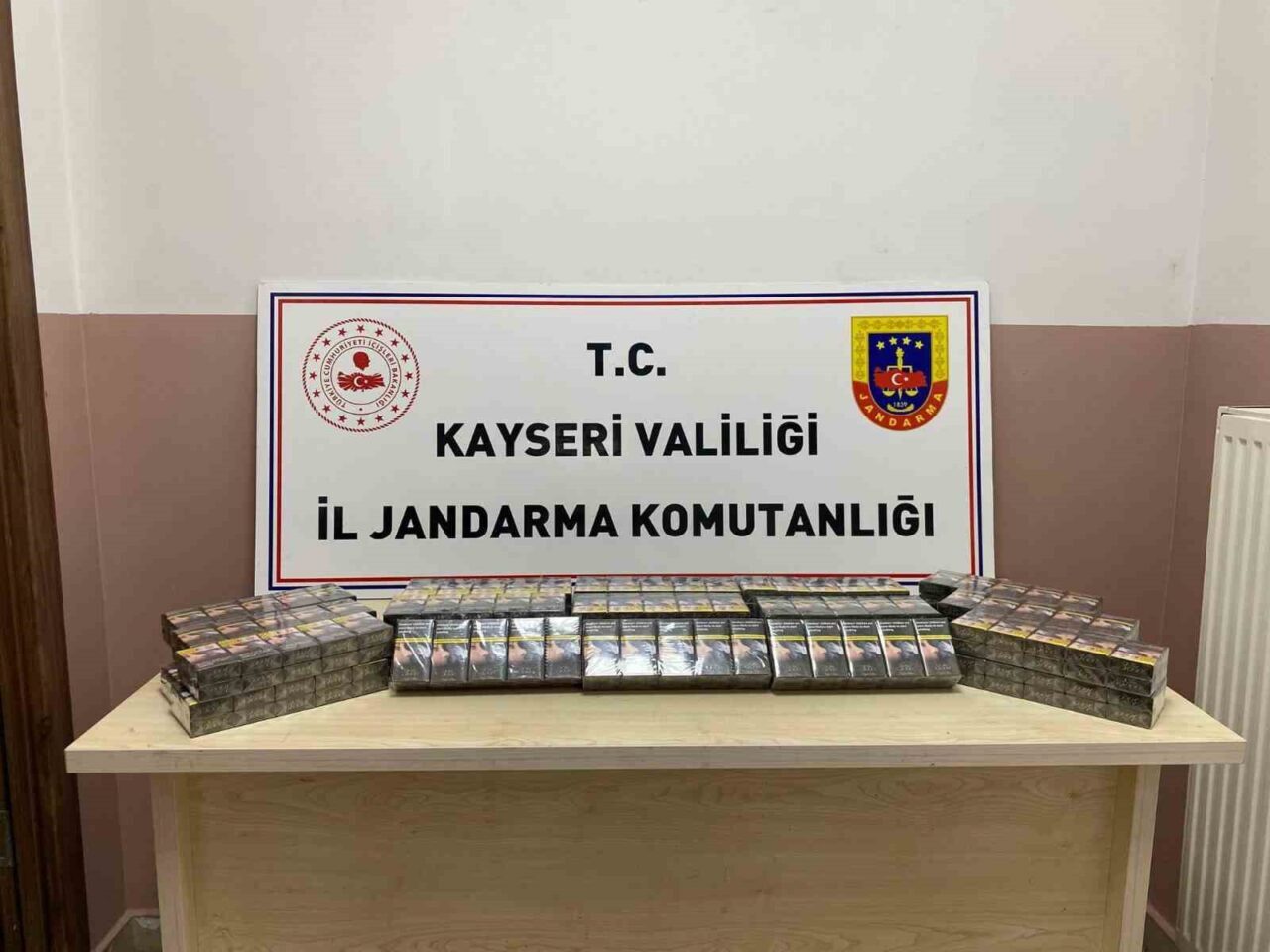 Kayseri’de jandarma ekipleri yol kontrol uygulamasında 3 farklı tırdan 770