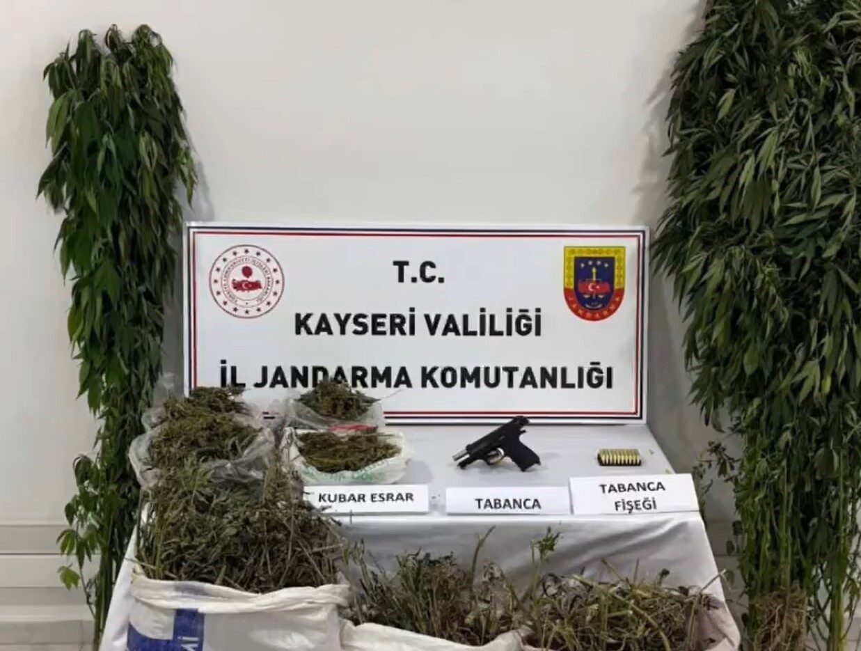 Kayseri İl Jandarma Komutanlığı ekiplerince Develi ilçesinde yapılan çalışmalarda 3