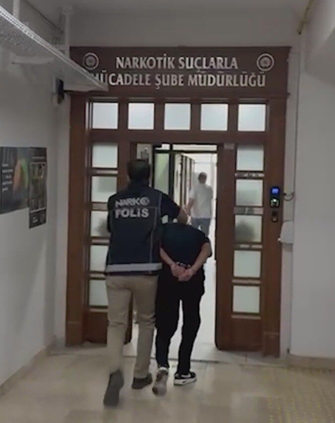 Kayseri’de polis ekipleri tarafından yapılan çalışmalarda, iki ayrı suçtan 32