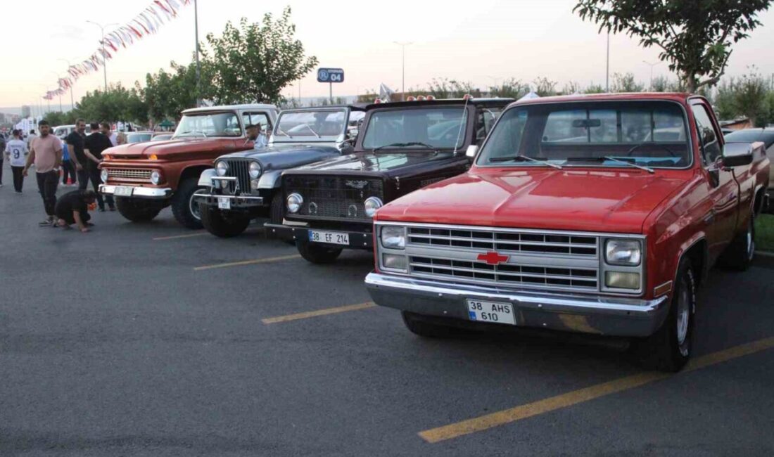 Kayseri’de 7’incisi düzenlenen Erciyes Klasik Otomobilciler Derneği Festivali başladı. Festivalde