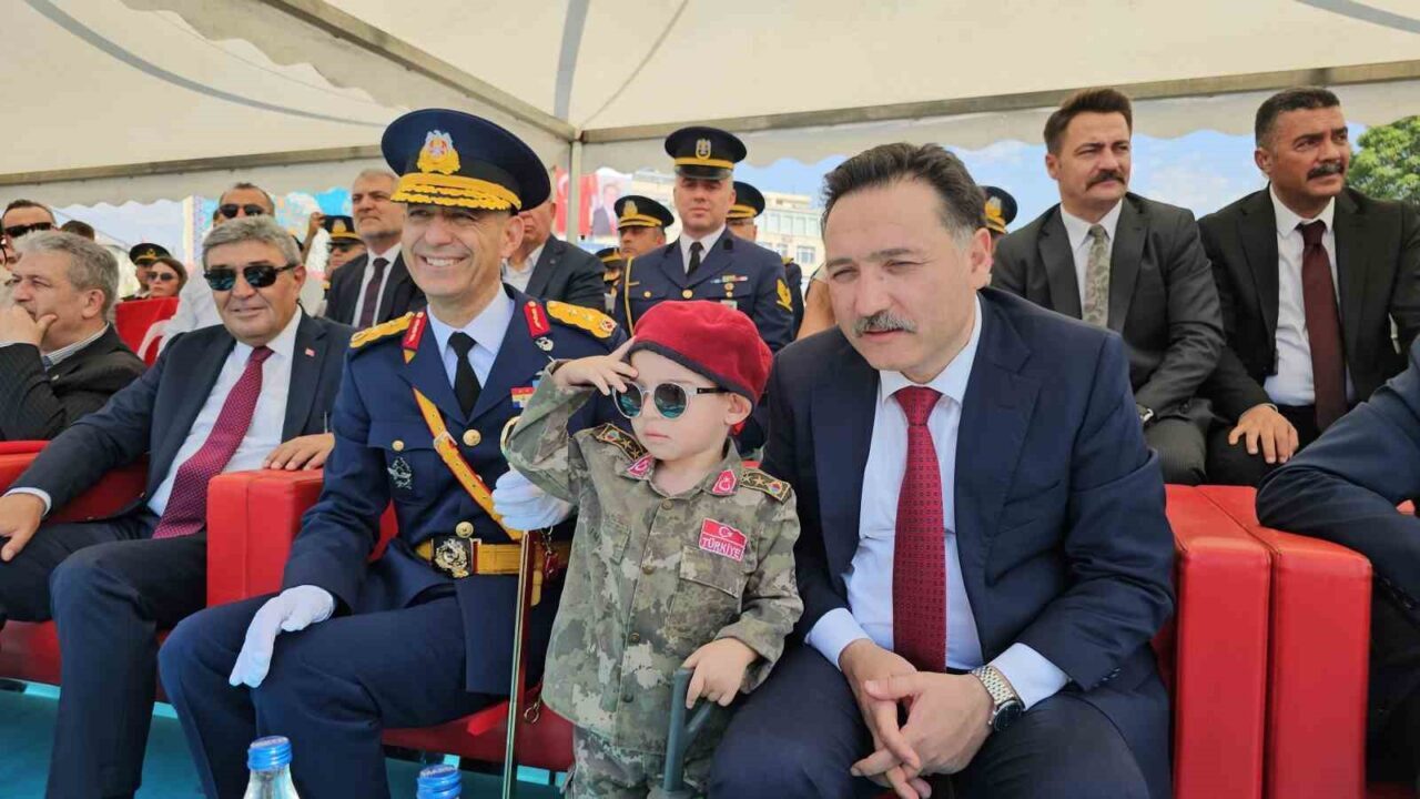 Kayseri’de 30 Ağustos Zafer Bayramı’nın 103. yıldönümü dolayısıyla düzenlenen program