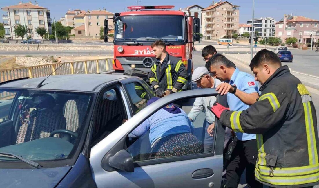 Karaman’da iki otomobilin kavşakta çarpışması sonucu meydana gelen kazada 3