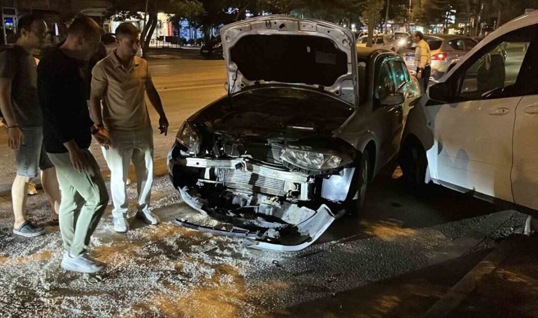 Konya’da çarpışan otomobillerin park halindeki aracı savurması sonucu kaldırımda yürüyen