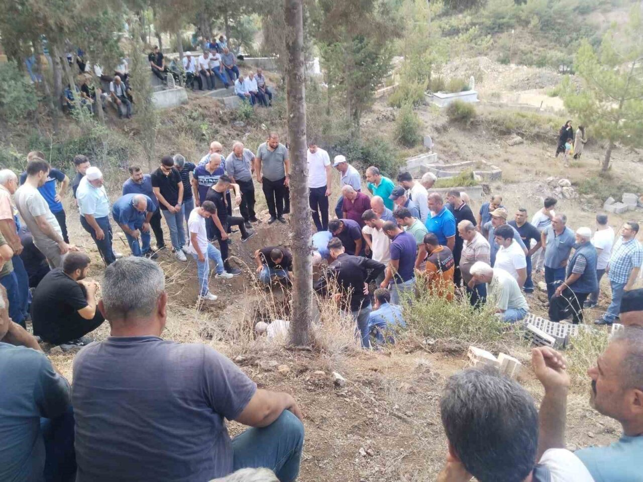 Hatay’ın İskenderun ilçesinde kamyon ile otomobilin karıştığı kazada hayatını kaybeden