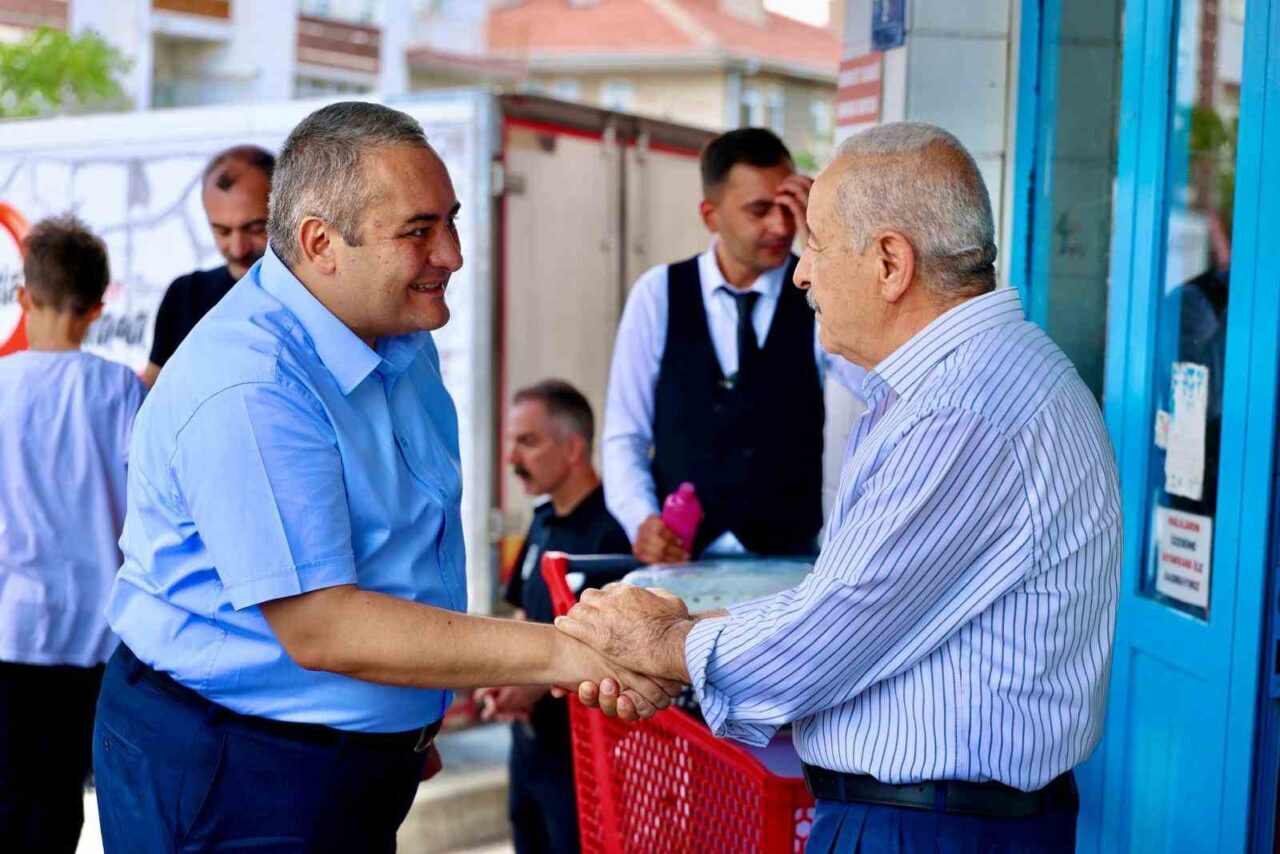 Keçiören Belediye Başkanı Mesut Özarslan, Sanatoryum Caddesi’nde ziyaret gerçekleştirdi. Keçiören