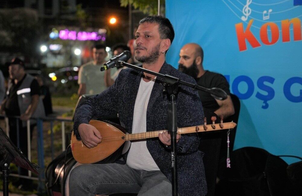 Keçiören Belediyesi’nin düzenlediği yaz konserlerinin ikincisi Yayla Mahallesi’ndeki Ahmet Mergen