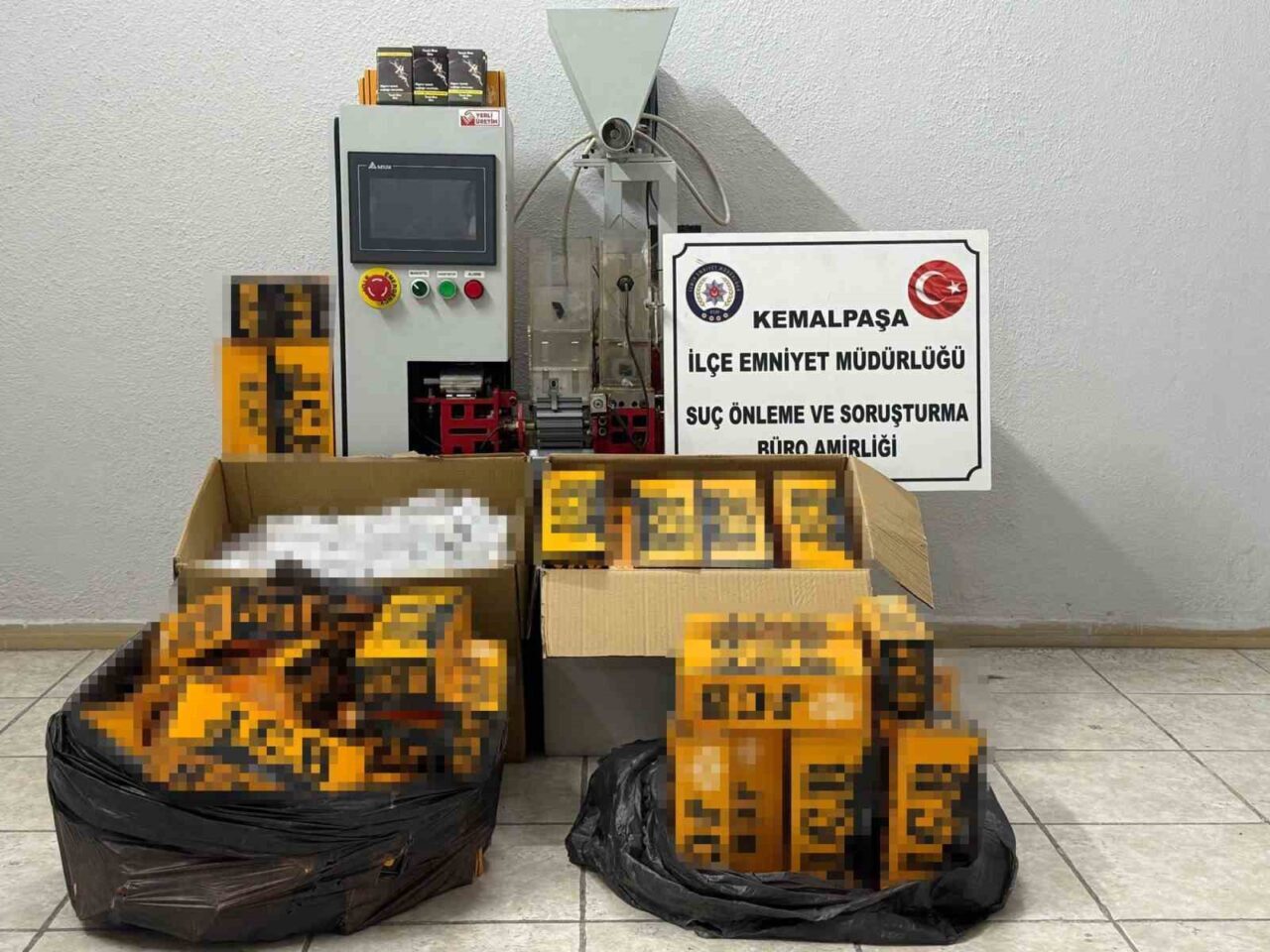 İzmir’in Kemalpaşa ilçesinde, İlçe Emniyet Müdürlüğü ekipleri tarafından kaçakçılıkla mücadele