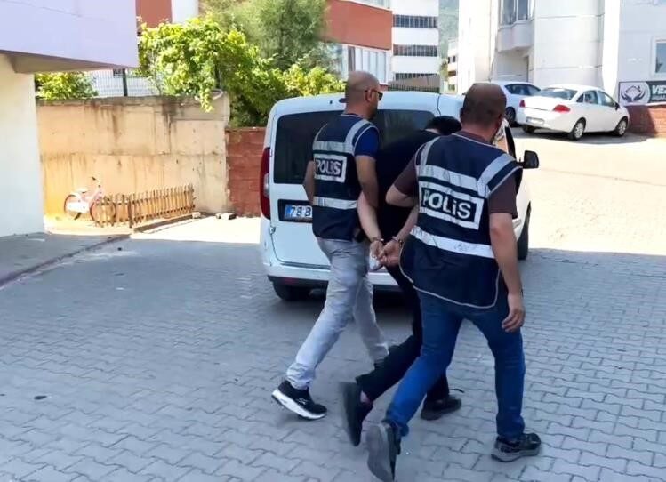 Karabük’ün Safranbolu ilçesinde, kendisini jandarma personeli olarak tanıtarak, bir vatandaşı