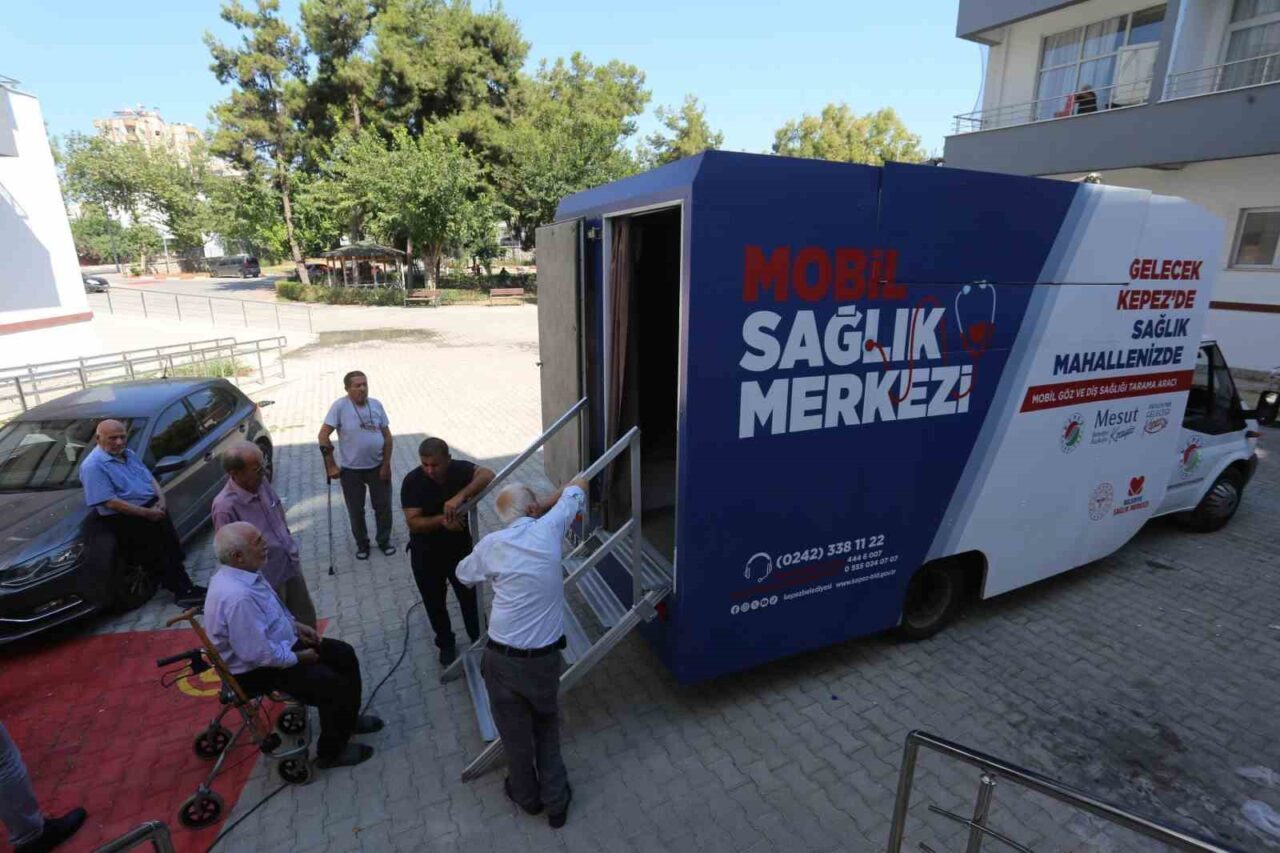 Kepez Belediyesi, Mobil Sağlık Merkezi ile Antalya Huzurevi sakinlerine göz