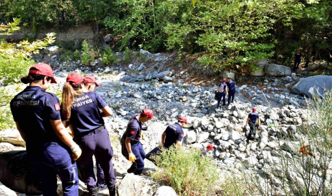 Bursa Büyükşehir Belediyesi’nin çevre bilincini yaygınlaştırmak hedefiyle başlattığı “Temizle, Yeşert,