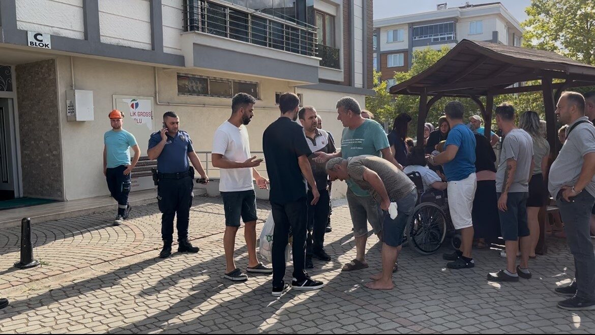 Tekirdağ binlerce kibrit çöpünden yapılan maket alev aldı. Olay sonrası
