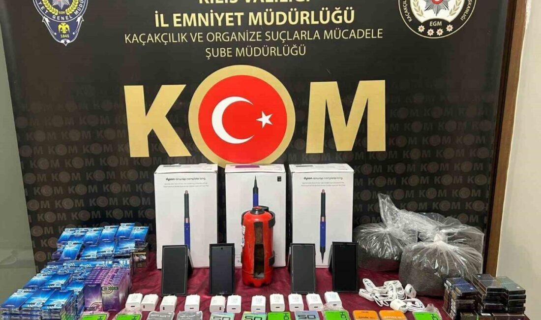 Kilis’te polis ekipleri tarafından durdurulan bir araçta yapılan aramada çok