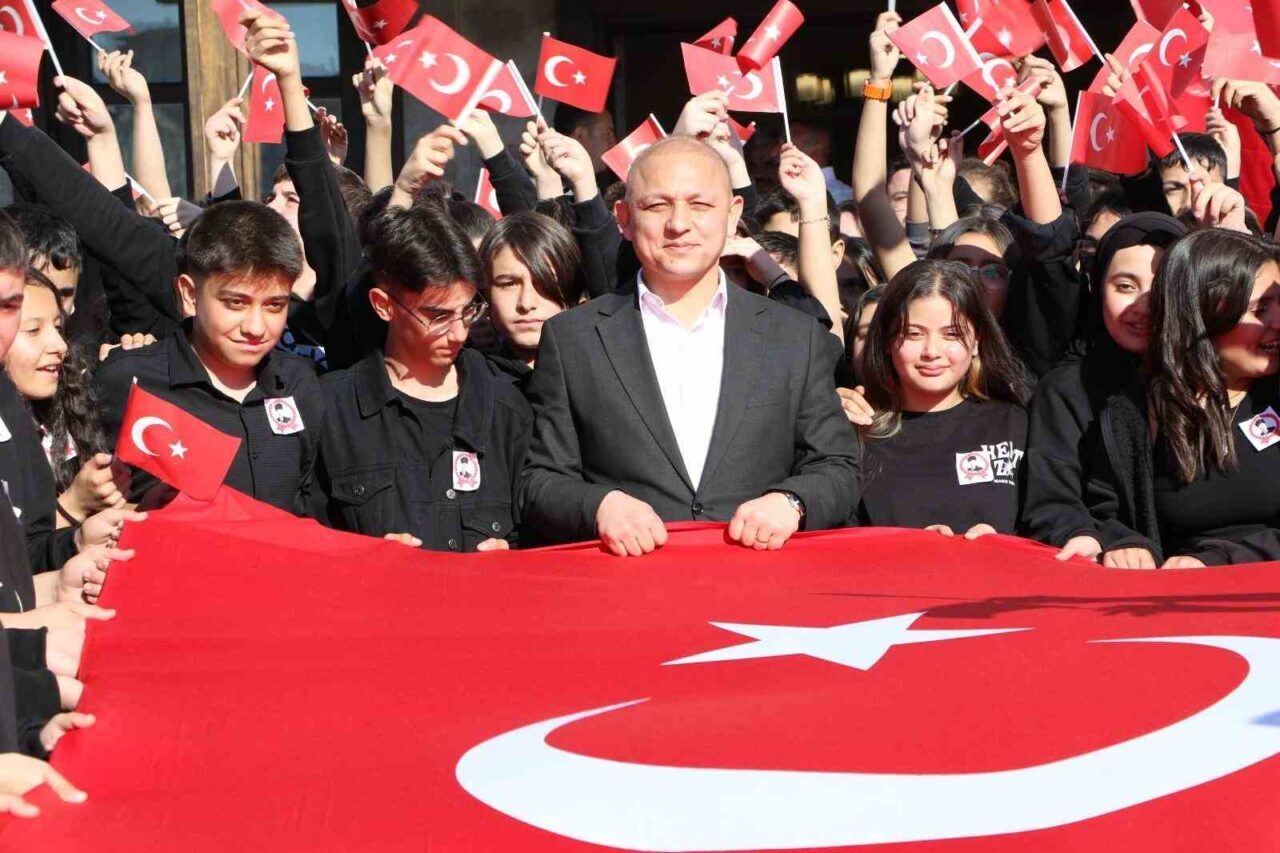 Kırıkkale Belediye Başkanı Ahmet Önal, ihtiyaç sahibi öğrenciler için başlattıkları