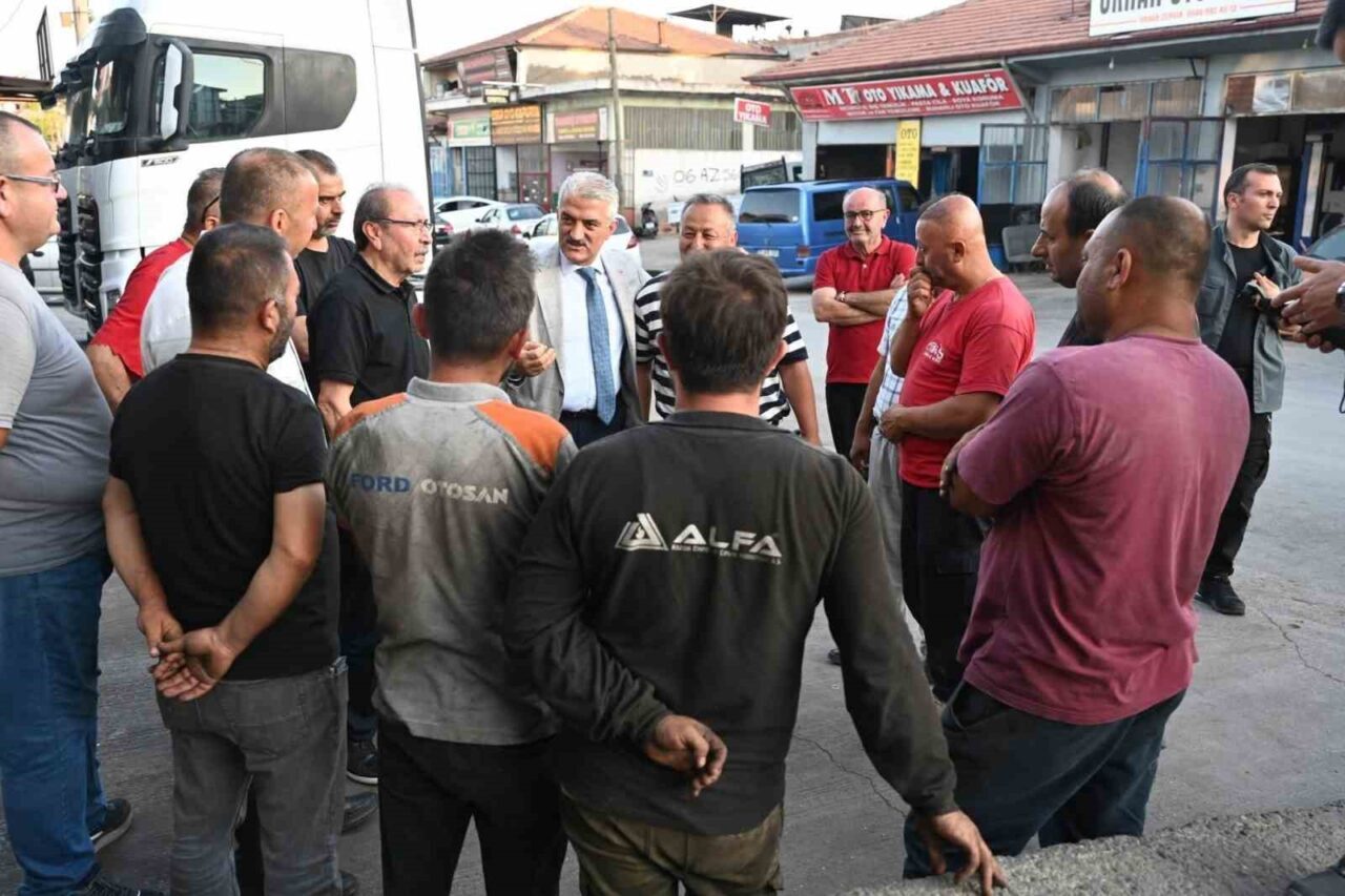 Kırıkkale Valisi Mehmet Makas, Sanayi Sitesi’nde faaliyet gösteren esnafları ziyaret