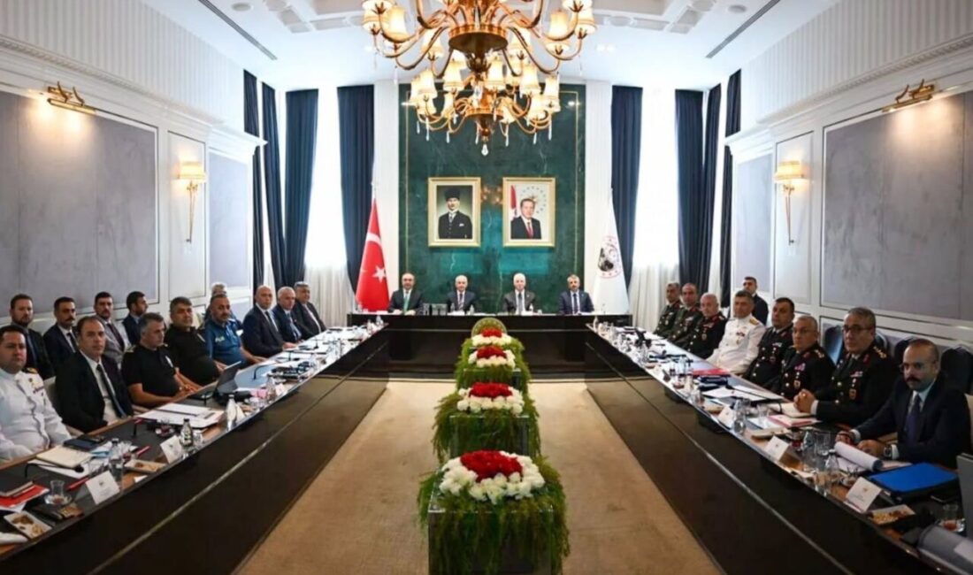 İstanbul Valisi Davut Gül başkanlığında Kırklareli’de Düzensiz Göçle Mücadele Toplantısı