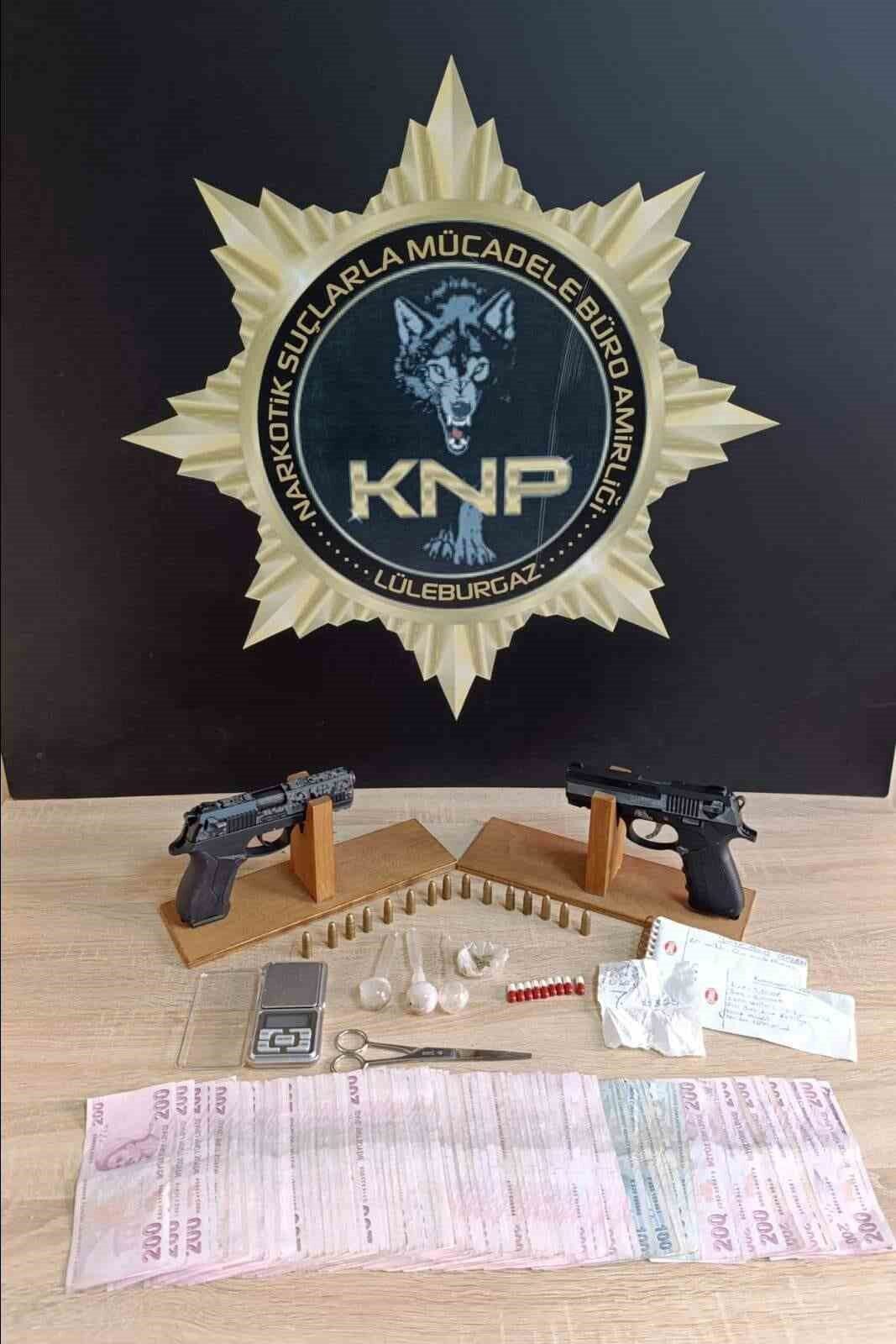 Kırklareli’nde polis ekiplerince 5 adrese düzenlenen uyuşturucu operasyonunda 6 şüpheli